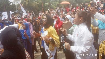 Kampanye Pamungkas, Cut Afrida Yani Berikan Kebahagiaan Warga Sukmajaya