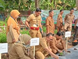 Tekan Inflasi, Pj Bupati Banyuasin dan Guru Lakukan Gertas