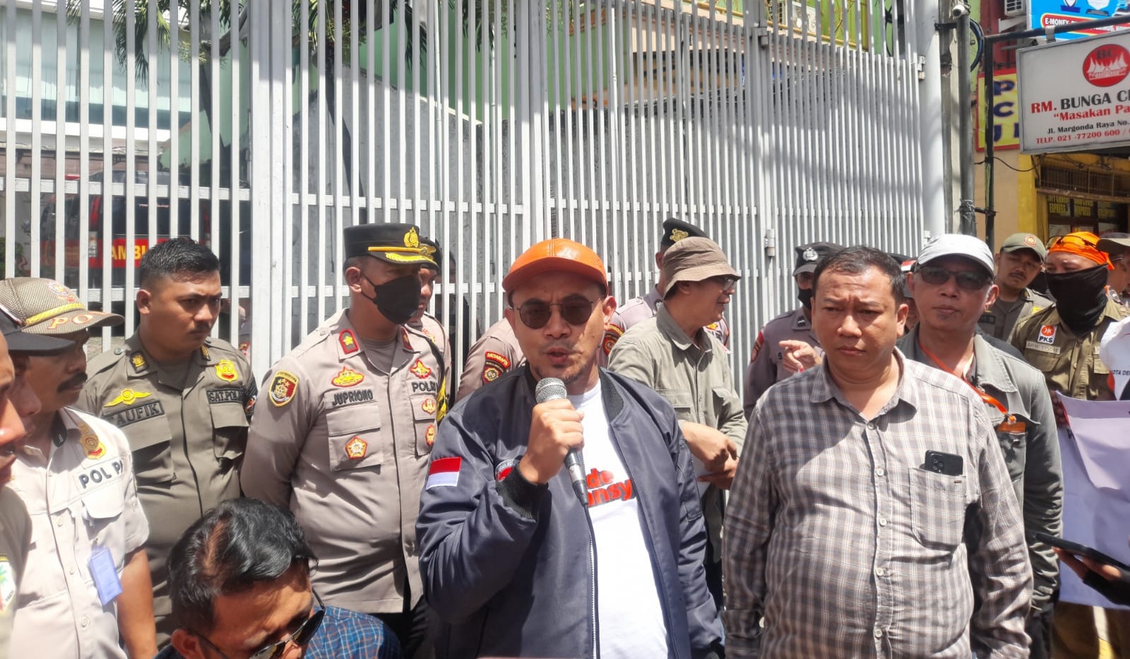 Temukan Penggelembungan Suara, DPD PKS Depok Demo KPU Depok
