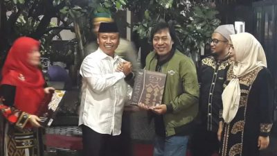 SS Terang-terangan Tunjuk Komedian Komeng Jadi Wakilnya