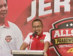 Prabowo Dorong Legenda Sepak Bola Indonesia Punya Masa Depan Jelas