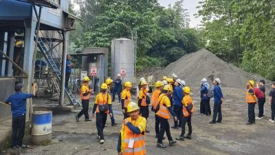 80 Satgas Jajem DPUPR Depok Kunjungi Pabrik Pengolahan Hotmix Banyuaji