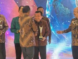 Belanjakan APBD Tertinggi, Gubernur Jambi Dapat Penghargaan Kemendagri