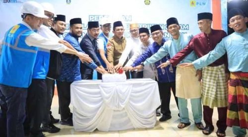 PLN Sukses Hadirkan Listrik Andal 24 Jam Nonstop Warga Pulau Parit