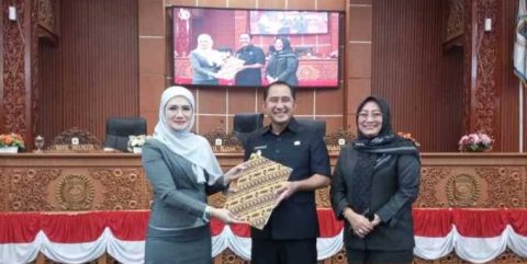 DPRD Depok Tetapkan 6 Raperda Dalam Paripurna Penetapan Propemperda