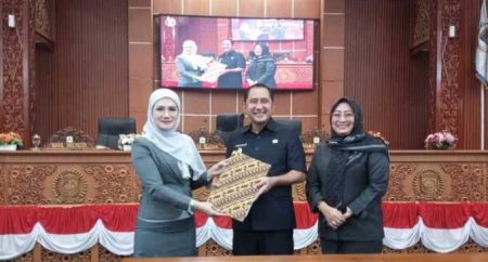 DPRD Depok Tetapkan 6 Raperda Dalam Paripurna Penetapan Propemperda