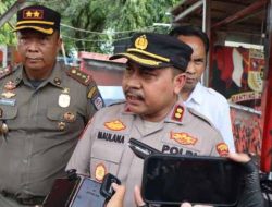Polrestro Depok Copot Bendera & Bongkar Poskos Ormas