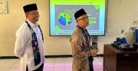 Tinjau SMPN 8 Depok, Wamen Disdasmen Upayakan Guru Pendamping Khusus Sisw Inklusi