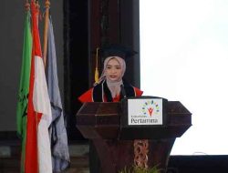 Anak Buruh Bangunan Jadi Wisudawan Terbaik UPER
