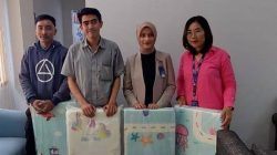 Bentuk Perhatian Sesama, BRI Kramat Jati Bantu Karyawan Terdampak Banjir