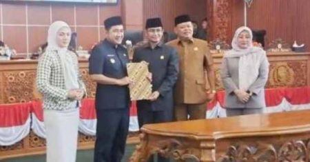 Paripurna DPRD Depok, Wawalkot Apresiasi Pansus 7