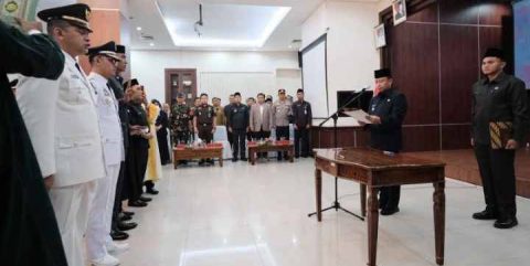 Wali Kota Depok Supian Suri Resmi Berhentikan & Angkat PNS