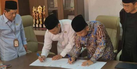 Wali Kota & Kepala Kemenag Teken MoU Rintisan MTs Swasta Gratis
