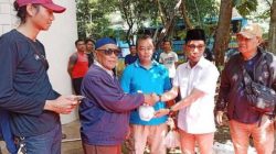 Pupuk Kebersamaan, F-PKB DPRD Depok Berbagi Daging Kurban Dengan Insan Media