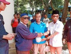Pupuk Kebersamaan, F-PKB DPRD Depok Berbagi Daging Kurban Dengan Insan Media