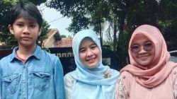 Pelajar SMPN 2 Depok Sampaikan Selamat Ulang Tahun Kepada Cing Ikah