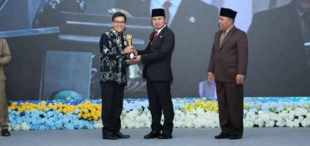 Badak LNG Sukses Raih Penghargaan PROPERLINK 2024-2025