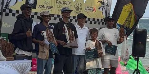 Atlet Selancar Ombak Asal Depok Juara 1 Babyreef Surfing Competition