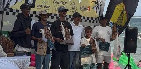 Atlet Selancar Ombak Asal Depok Juara 1 Babyreef Surfing Competition