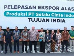 Dirjen IKFT Kemenperin Lepas Eksport Alas Kaki ke India