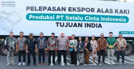 Dirjen IKFT Kemenperin Lepas Eksport Alas Kaki ke India