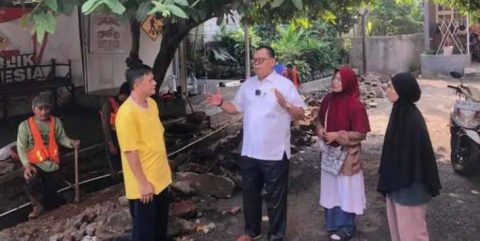 Wakil Ketua DPRD Depok HTJ Gelontorkan Pokir ke Perum GPM Tanah Baru