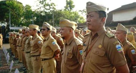 Bupati Garut Ingatkan ASN Tingkatkan Kinerja Dengan Hadir di Kantor