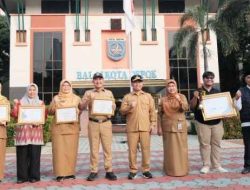 Wali Kota Depok Serahkan Sejumlah Penghargaan Peringatan Harganas Jabar