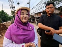 Kepala DPUPR Depok Terjun Langsung Cek Progres Pelebaran Jalan Raya Cipayung