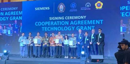 Siemens Hibahkan Perangkat Lunak PSS®️ SINCAL Platform kepada UPER
