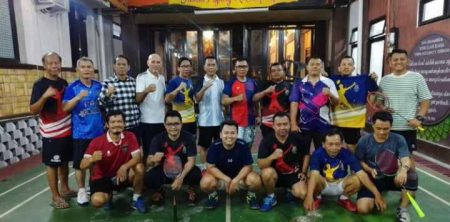 Tingkatkan Sinergitas, KONI & Kejari Depok Main Bulu Tangkis Bareng