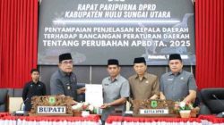 Bupati HSU Jelaskan Raperda Perubahan APBD 2025 Kepada Anggota DPRD