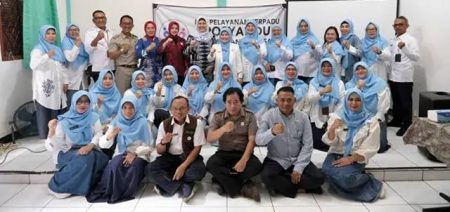 Cing Ikah Study Banding ke Posyandu Dewa 2 Kelurahan Makasar Jaktim