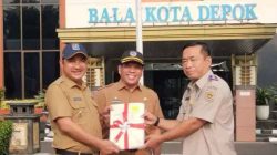 Kepala Kantah Depok Serahkan 50 Setipikat-el Kepada Wawalkot