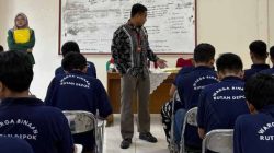 Warga Binaan Rutan Depok Antusias Jalani UTS PKBM