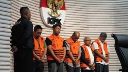 KPK Tahan 5 Tersangka Terkait Kasus Korupsi Bupati Situbondo