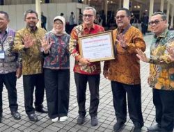 KPK Berikan Provinsi DKI Jakarta Piagam Penghargaan Daerah Terbaik Cegah Korupsi