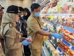 Wali Kota Jakbar Temukan Makanan Mengandung Formalin di Hypermart Kembangan