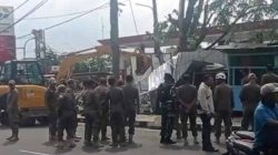 Warung Kecil Sepanjang Jalan Akses UI Kena ‘Keganasan’ Satpol PP Depok