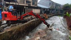 Tangani Longsor Sukamaju, Plt Kepala DPUPR Depok Kerahkan 10 Satgas & Mini Spider